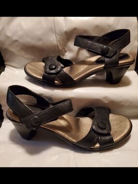 Aravon Black Low Heel Sandals with Hook-and-Loop Straps